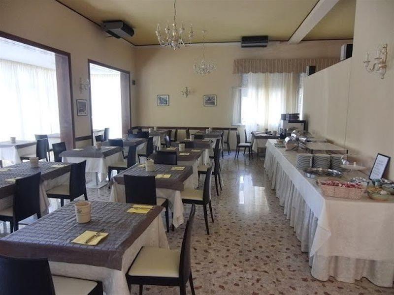 Mayer Hotel 3*