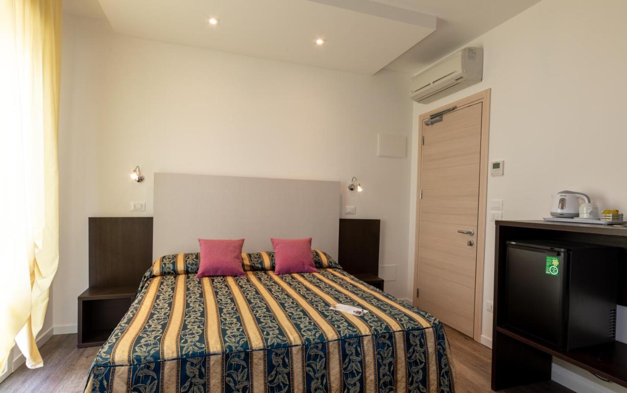 Mayer Hotel